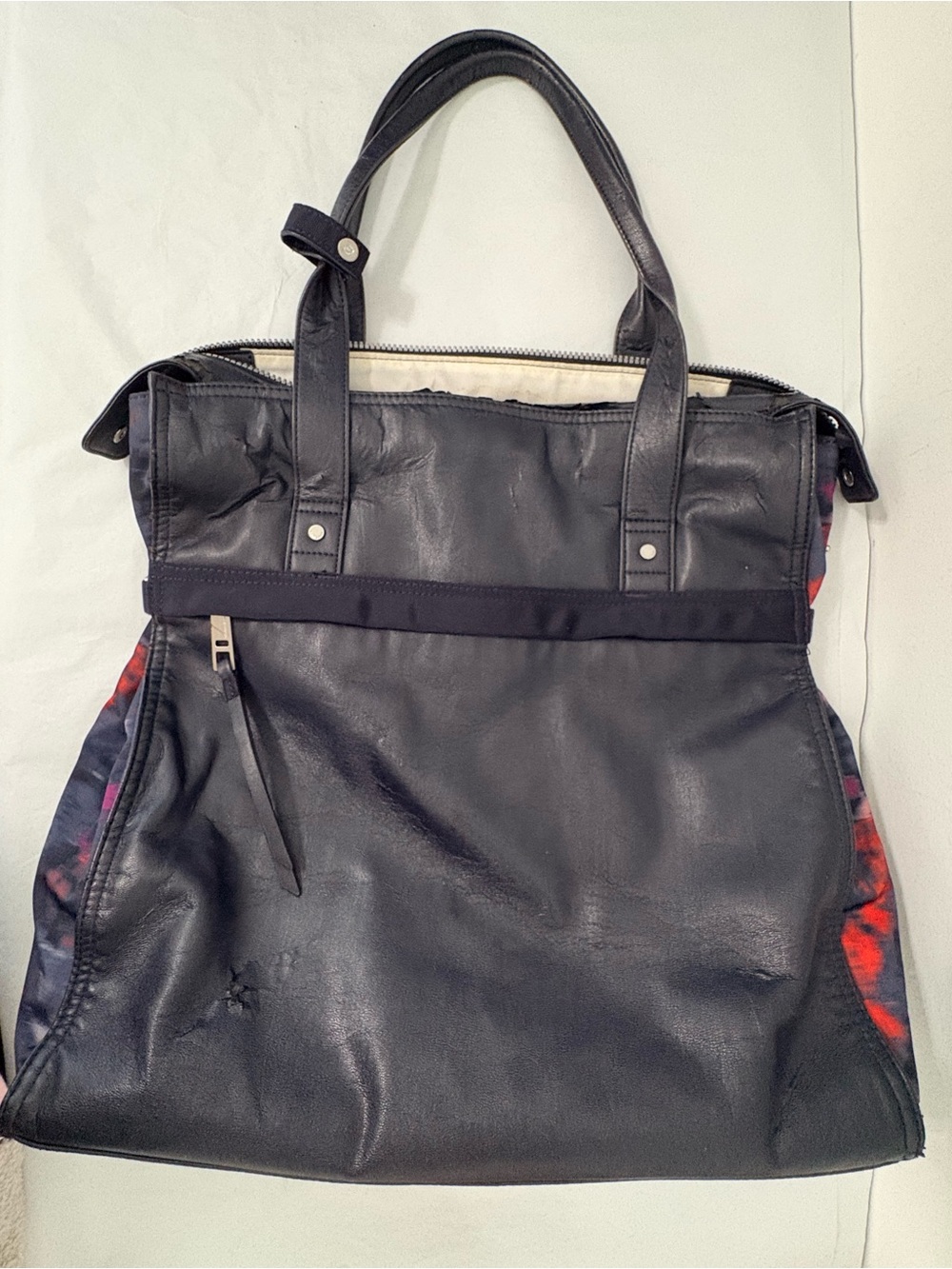Lululemon Follow Your Bliss Bag Naval Blue / Simple Blooms Regal Plum /Black GUC - Picture 2 of 14